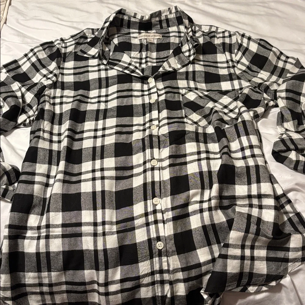 Jane and Delancy and Alexander Jordan women’s button down long sleeve shirts - Picture 3 of 7